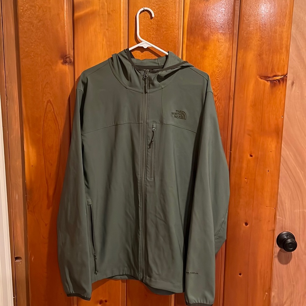 The North Face men’s XL windwall jacket with hood- green